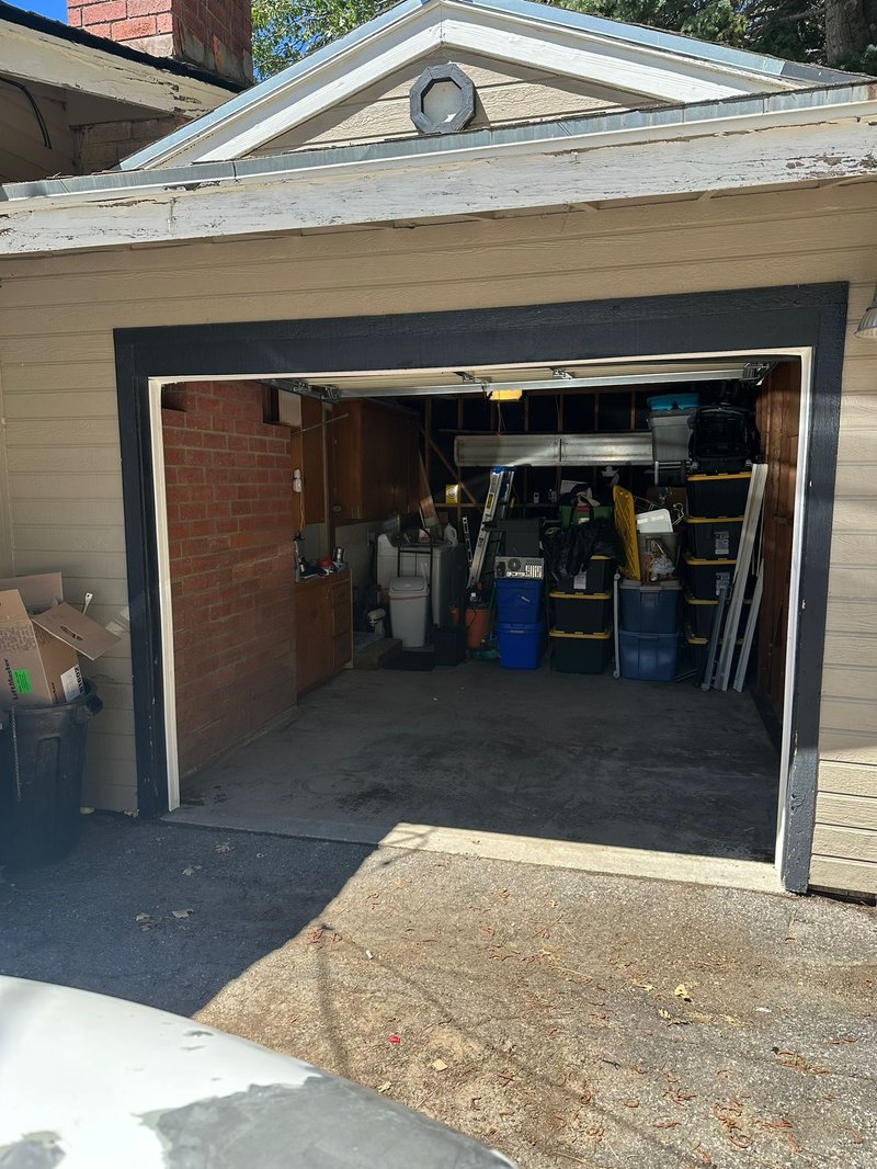 Single-Car Garage Door Off-Track Repair ,  24/7 Garage Door and Gate Services, Inland Empire CA