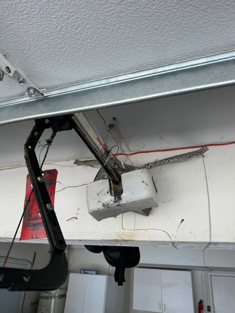 Garage Door Opener Carriage Repair ,  24/7 Garage Door and Gate Services, Inland Empire CA